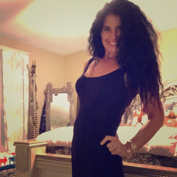 Hi! I’m Carlie xo❤️! - Picture 1 of 1